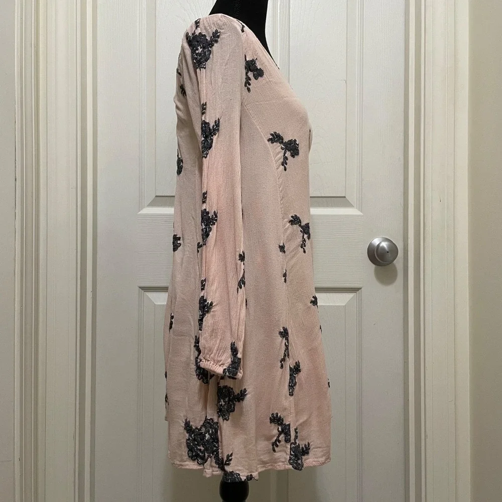 Free People Emma Austin Floral Embroidered Tunic Mini Swing Dress Pink Boho S - Picture 3 of 12